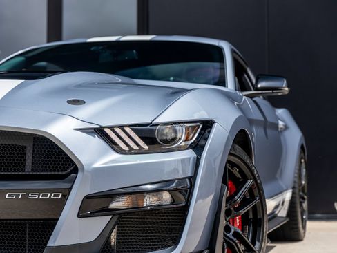 Used 2022 Ford Mustang Shelby GT500 w/ Technology Package RWD image 17