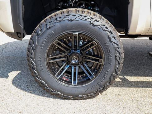 New 2026 GMC Sierra 2500 AT4 w/ Technology Package AWD/4WD image 17