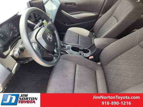 Used 2025 Toyota Corolla LE FWD image 13