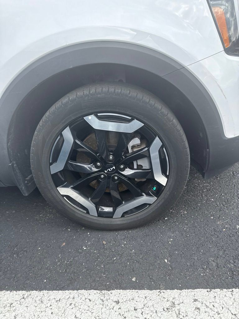 Used 2023 Kia Telluride S w/ S Sunroof Package AWD/4WD image 4
