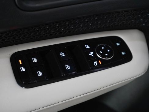 Used 2024 Nissan Ariya AWD image 22