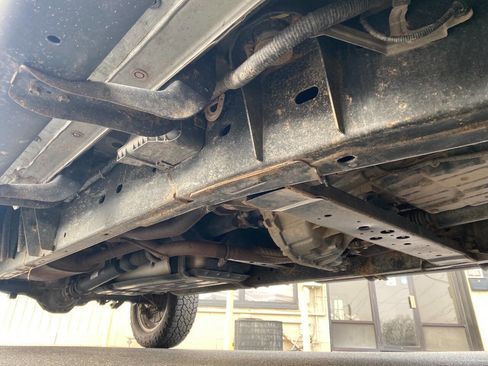 Used 2019 Nissan Titan SV w/ SV Convenience Package image 29