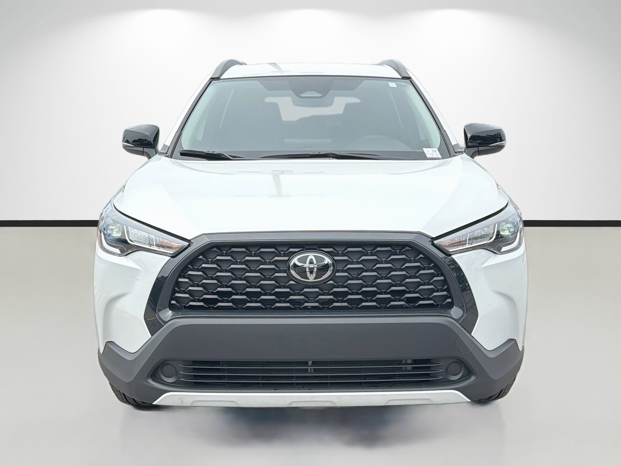 Used 2025 Toyota Corolla Cross LE FWD image 8