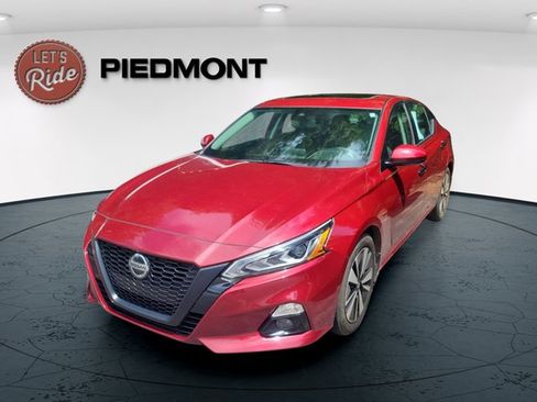 Used 2020 Nissan Altima 2.5 SV FWD image 1