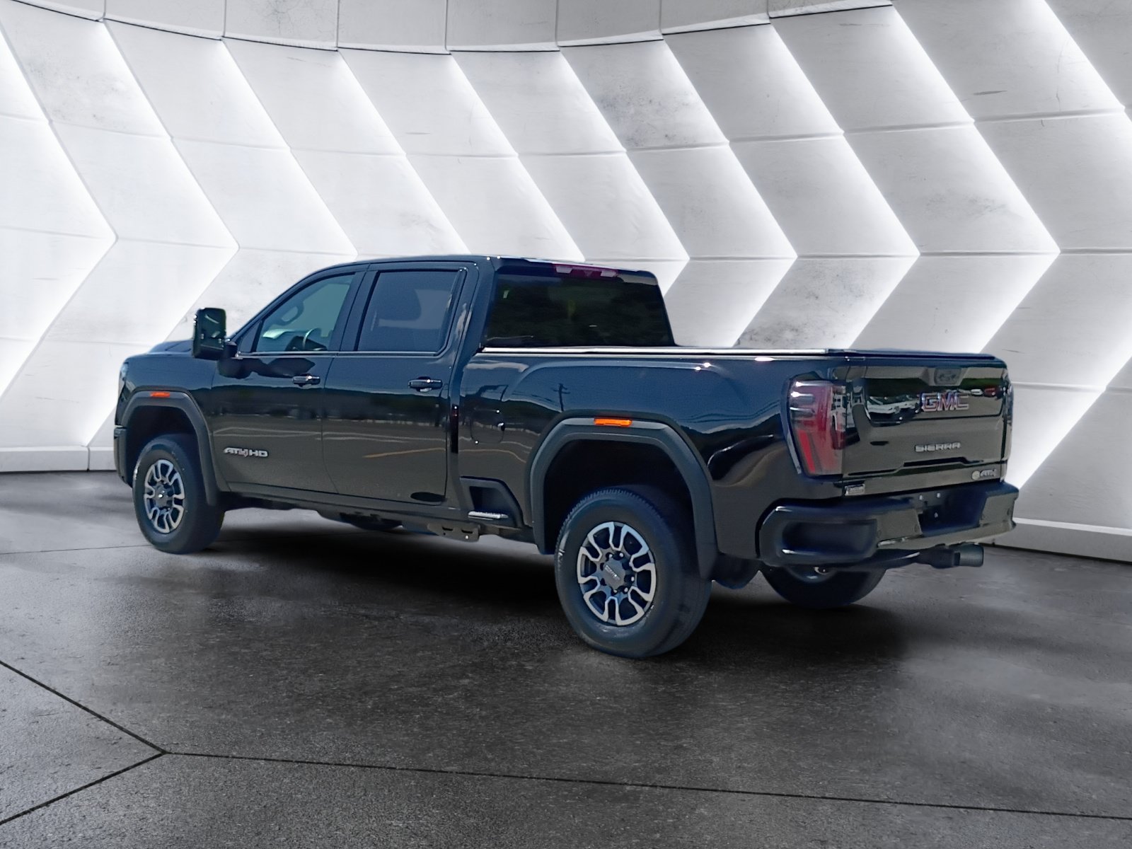 Used 2025 GMC Sierra 2500 AT4 AWD/4WD image 5