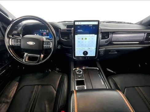 Used 2022 Ford Expedition Platinum RWD image 19