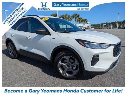 Used 2025 Ford Escape ST-Line w/ Equipment Group 301A image 1