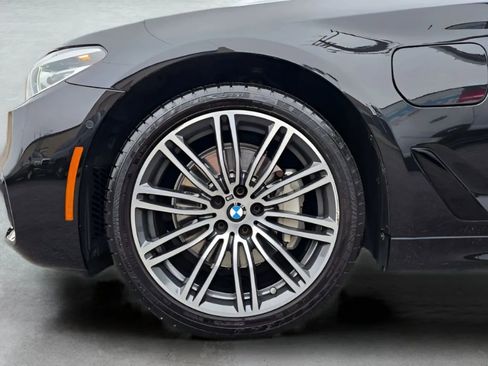 Used 2018 BMW 530e xDrive image 28