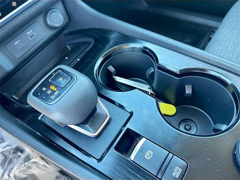 Used 2023 Nissan Rogue SV image 16