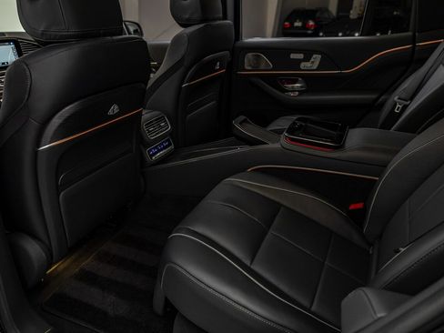 Used 2022 Mercedes-Benz Maybach GLS 600 4MATIC image 35