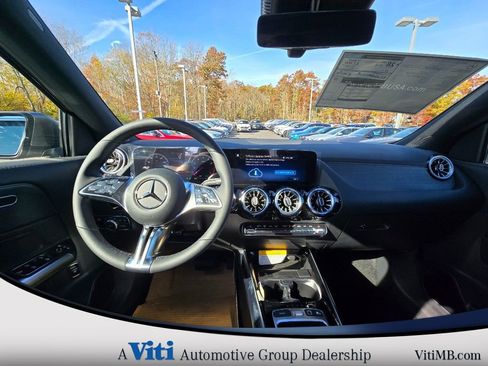 Used 2025 Mercedes-Benz GLA 250 4MATIC image 2