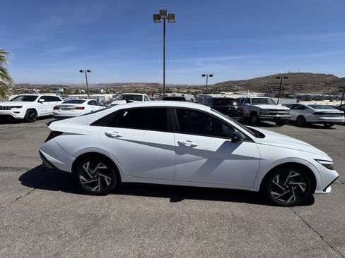 Used 2025 Hyundai Elantra Sport image 6