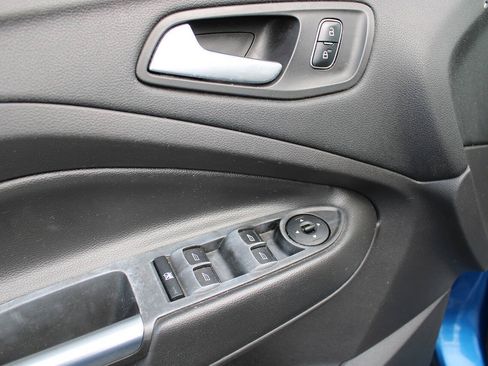 Used 2017 Ford Escape SE AWD/4WD image 20