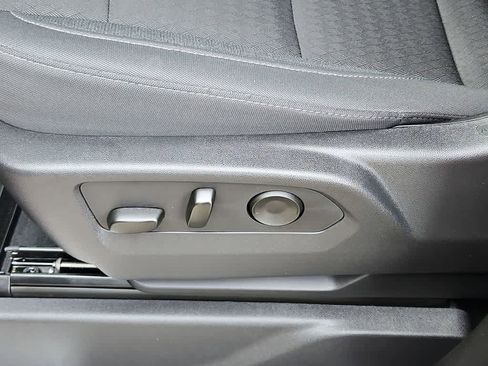 Used 2025 Chevrolet Silverado 2500 LT w/ Convenience Package image 18