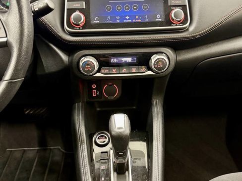 Used 2020 Nissan Kicks SR image 18