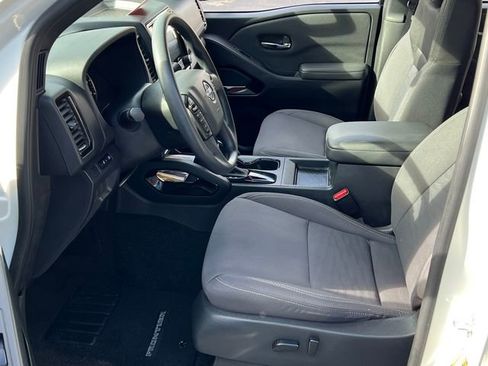 Certified 2023 Nissan Frontier SV w/ Midnight Edition Package image 20