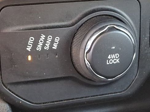 Used 2020 Jeep Renegade Latitude image 26