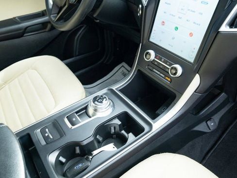 Used 2022 Ford Edge SE image 42