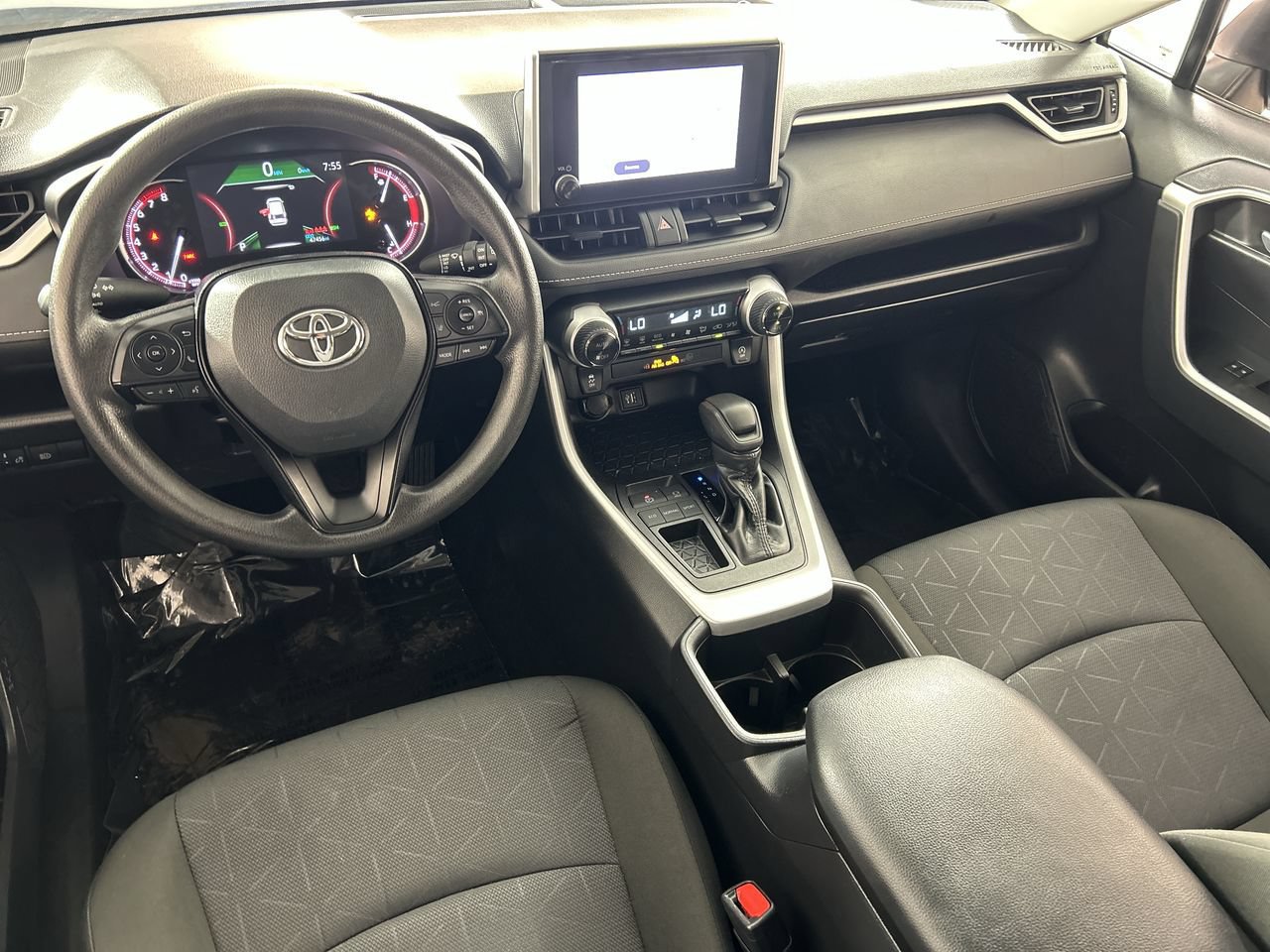 Used 2025 Toyota RAV4 XLE FWD image 23