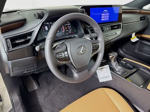 New 2025 Lexus ES 350 w/ Premium Package image 9