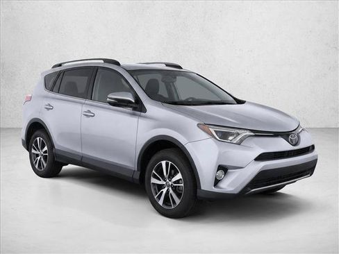 Used 2017 Toyota RAV4 XLE FWD image 3