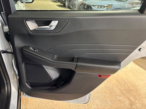 New 2026 Ford Escape SE image 14