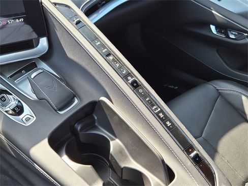 Used 2021 Chevrolet Corvette Stingray 2D Convertible w/ Z51 Performance Package image 27