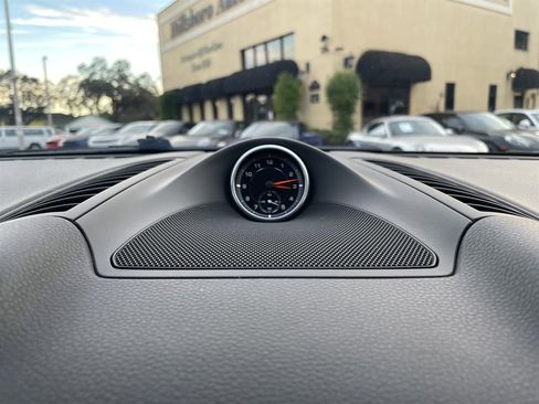 Used 2014 Porsche Cayenne Diesel Platinum Edition image 30