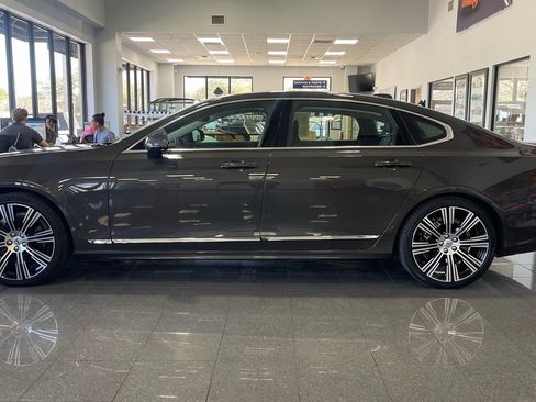 Used 2023 Volvo S90 B6 Ultimate w/ Protection Package Premier image 2