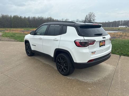 Used 2022 Jeep Compass Latitude w/ Convenience Group AWD/4WD image 6