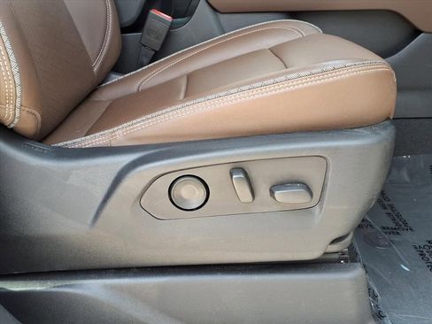 Used 2022 Chevrolet Suburban High Country RWD image 10