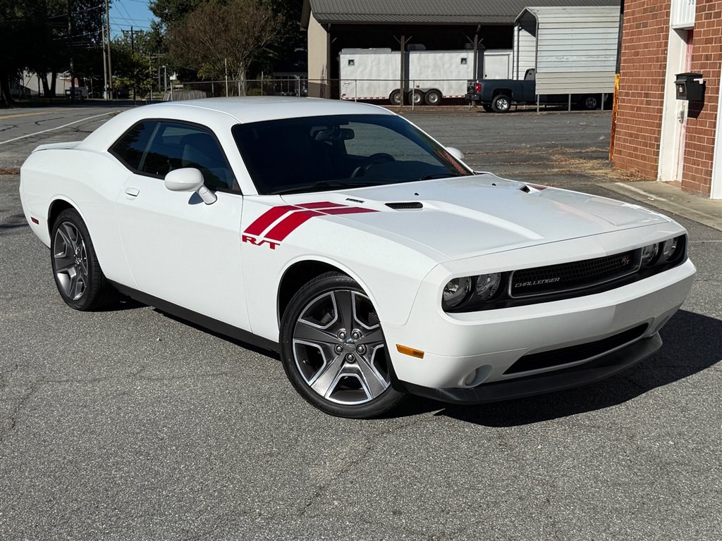 Used 2012 Dodge Challenger R/T RWD image 26