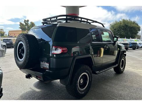 Used 2013 Toyota FJ Cruiser 4WD w/ Upgrade Pkg image 5