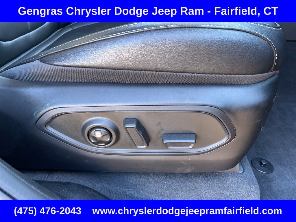 Used 2025 Jeep Grand Cherokee Limited AWD/4WD image 21