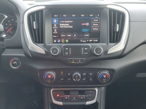 Used 2024 GMC Terrain SLT AWD/4WD image 23