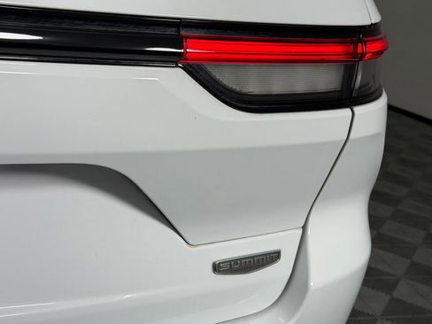 Used 2023 Jeep Grand Cherokee Summit image 13