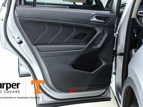 Used 2022 Volkswagen Tiguan SE image 55