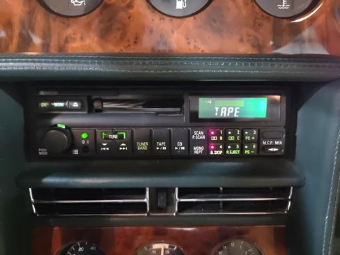 Used 1994 Bentley Brooklands RWD image 13