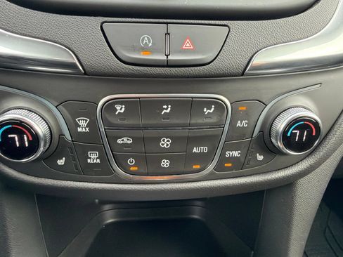 Used 2024 Chevrolet Equinox LT w/ LPO, Floor Liner Package FWD image 21