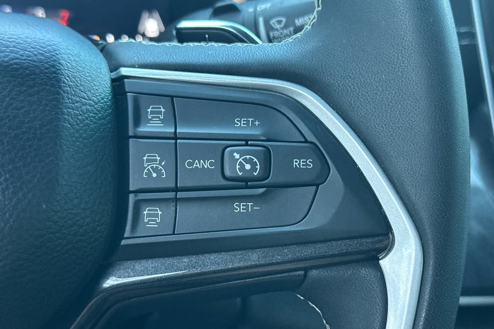 Used 2023 Jeep Grand Cherokee Laredo w/ Trailer Tow Prep Group (B) AWD/4WD image 27