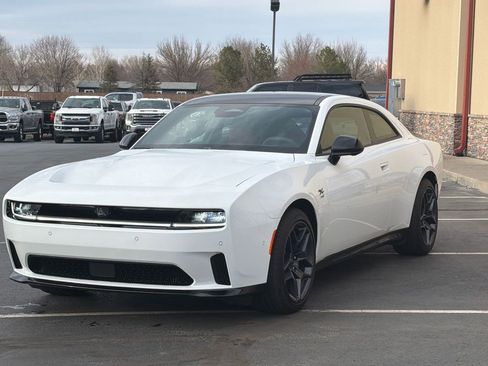 Used 2024 Dodge Charger R/T w/ Plus Group image 18