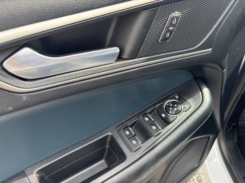 Used 2022 Ford Edge SEL w/ Sport Appearance Package AWD/4WD image 17