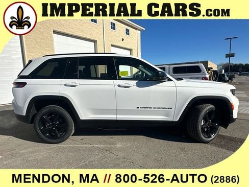 New 2025 Jeep Grand Cherokee Limited w/ Black Appearance Package AWD/4WD image 16