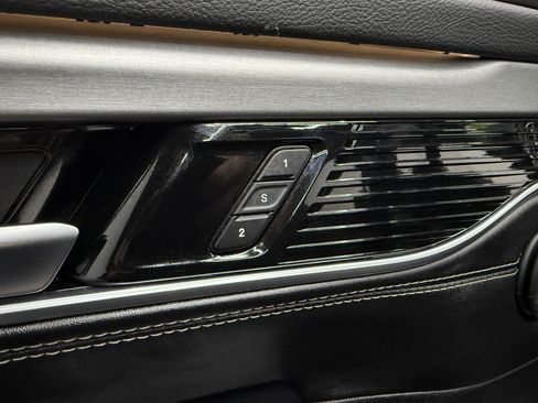 Used 2024 Jeep Wagoneer Series II image 12