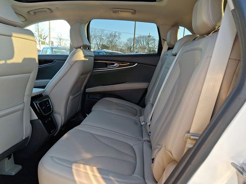 Certified 2022 Lincoln Nautilus Reserve image 10