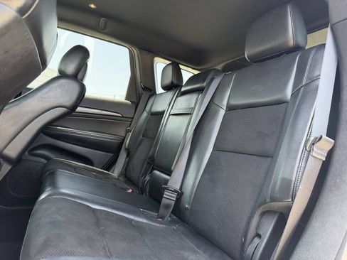 Used 2021 Jeep Grand Cherokee Laredo X RWD image 24