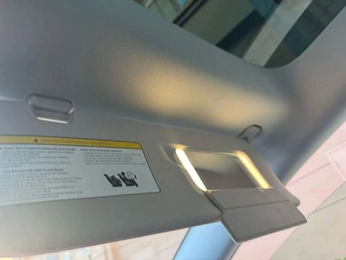 Used 2023 Tesla Model 3 Standard Range image 38