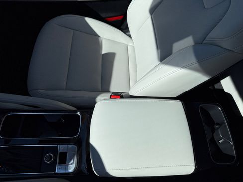 Used 2024 Kia Telluride S w/ S Sunroof Package FWD image 14