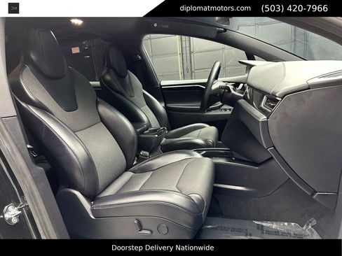 Used 2018 Tesla Model X 75D image 20