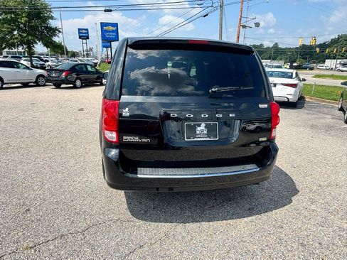 Used 2019 Dodge Grand Caravan SE FWD image 21
